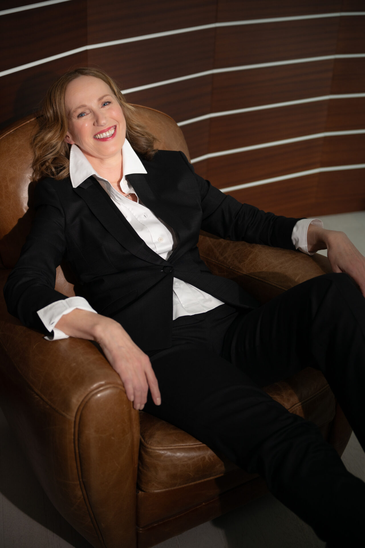 Iris Seng im Smoking