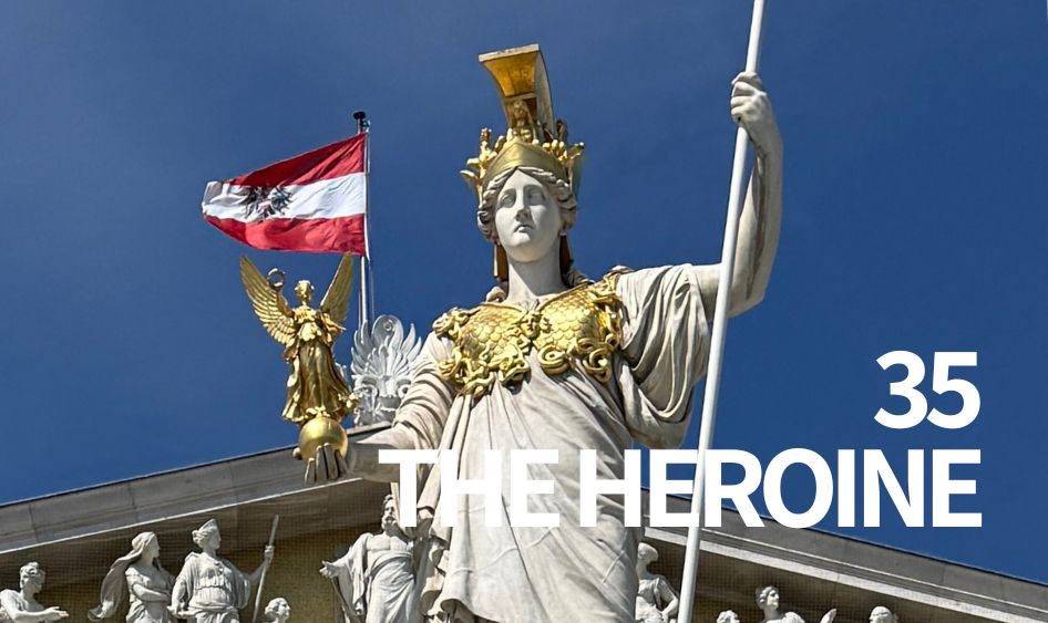 Pallas Athena Statue am Wiener Parlament – Symbol der Heldinnenreise und weiblicher Führungsstärke